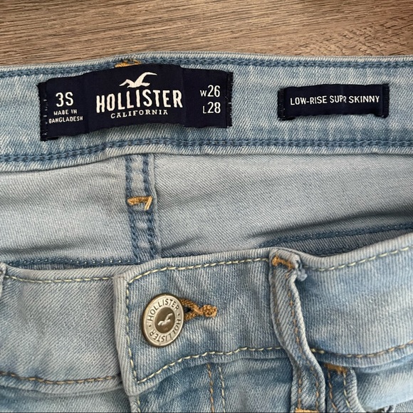 Hollister Light Blue Skinny Jeans. - Picture 3 of 7